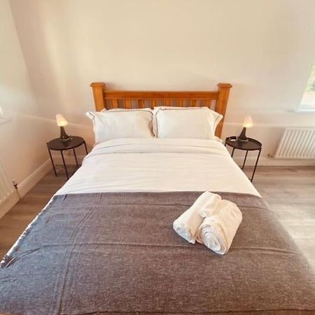 Valley Lodge 3 Bedroom Retreat In Craigantlet Hills Belfast Exteriör bild
