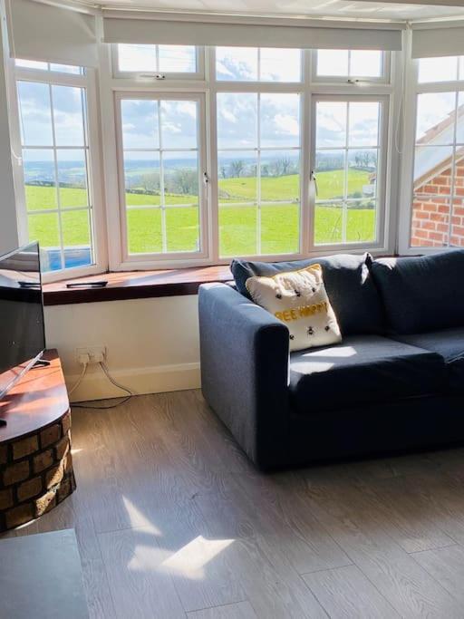 Valley Lodge 3 Bedroom Retreat In Craigantlet Hills Belfast Exteriör bild